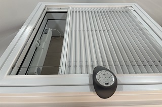 NEW 05/2024 - Shading blinds PLE 2, Gen 3 - control using the PowerView® application for ACG and AAG skylights